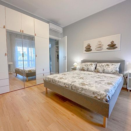 Torre 24 - Luxury Naviglio Suite Milan Bagian luar foto