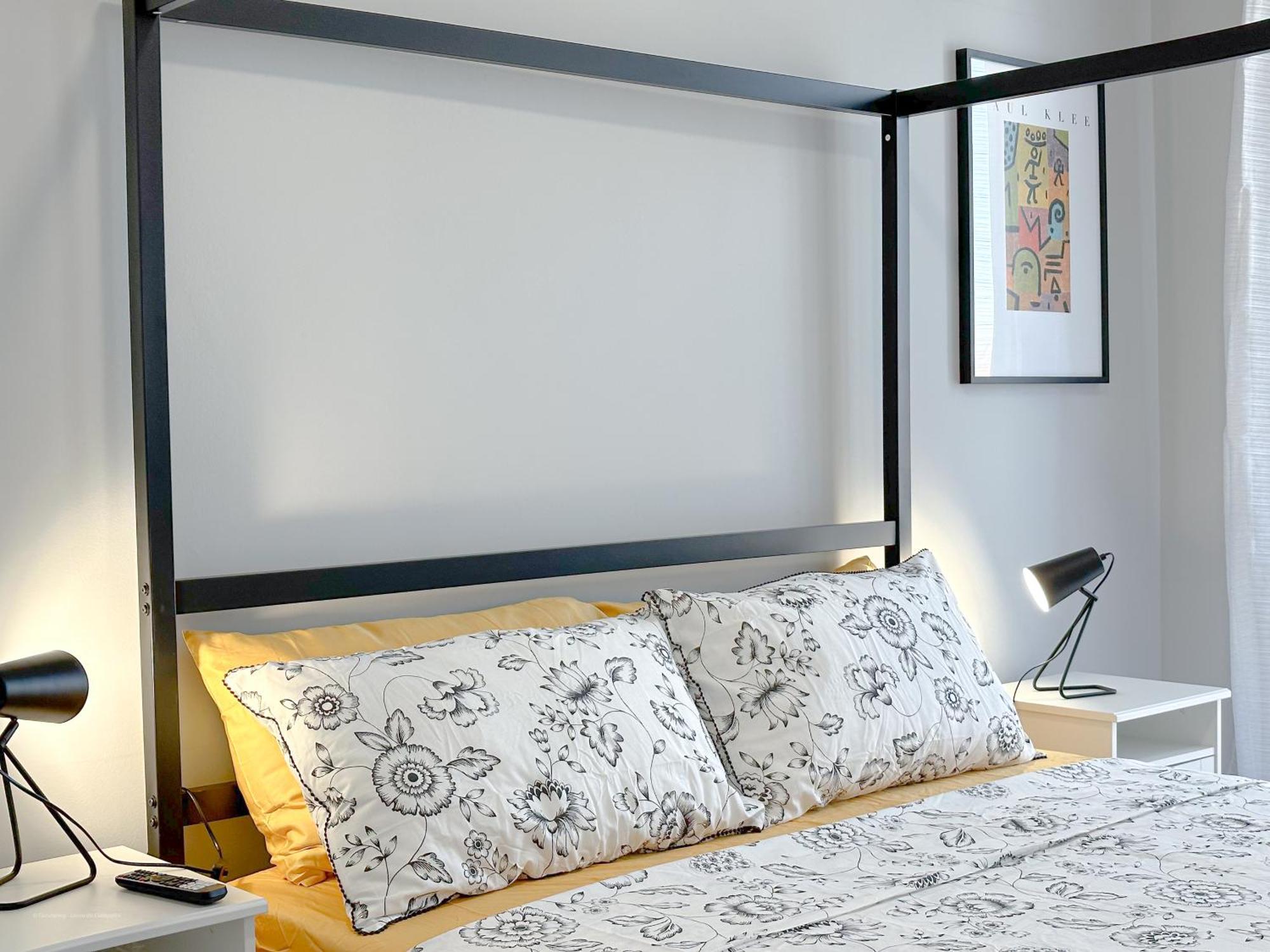 Torre 24 - Luxury Naviglio Suite Milan Bagian luar foto