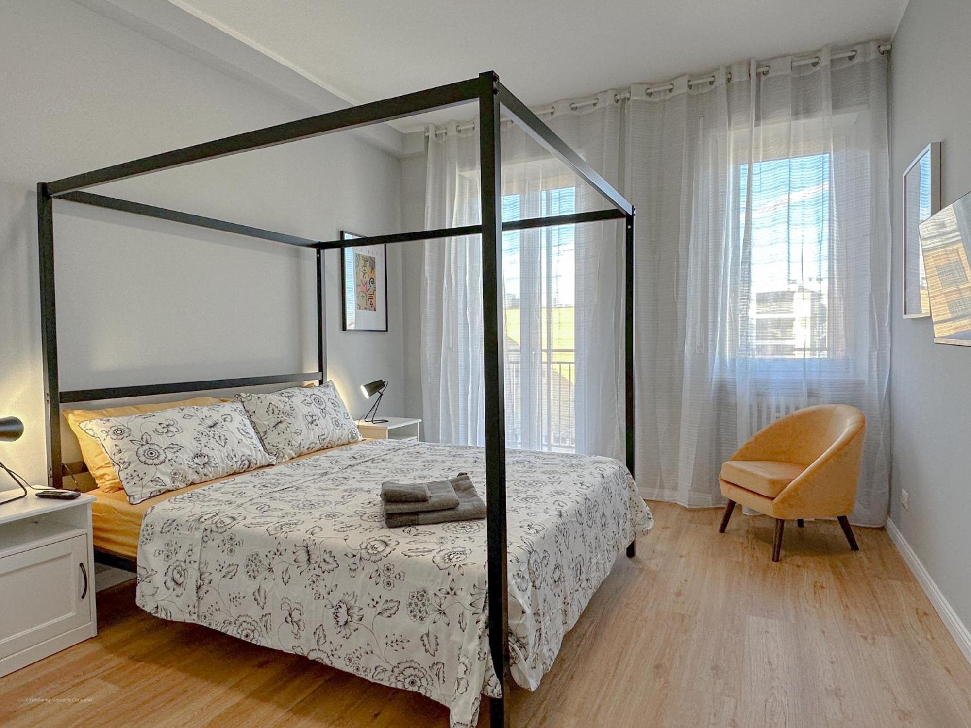 Torre 24 - Luxury Naviglio Suite Milan Bagian luar foto